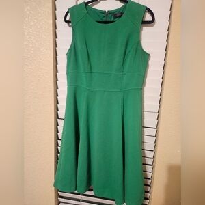 Elegant Green Sleeveless Dress